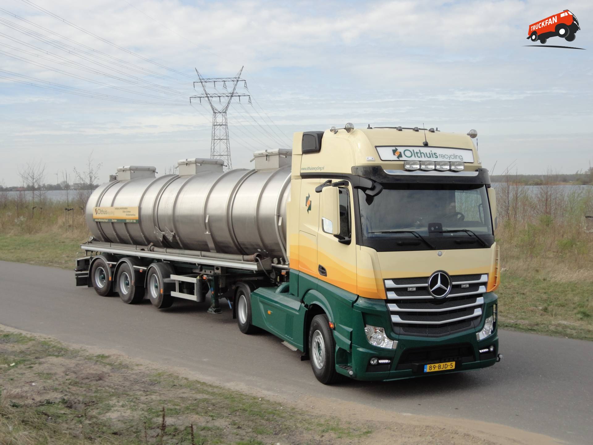 Titan-Mercedes-Benz Actros voor KTF - Alex Miedema